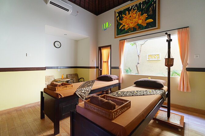 2 hours Bali Lulur Massage & Spa Treatment Including Transfers - The flower bath and shower finish