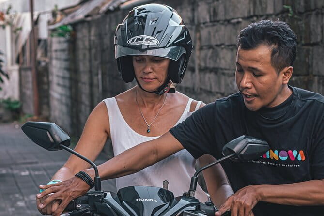 2 Hours Private Scooter Lesson in Bali - The first lesson: scooter controls and basic theory