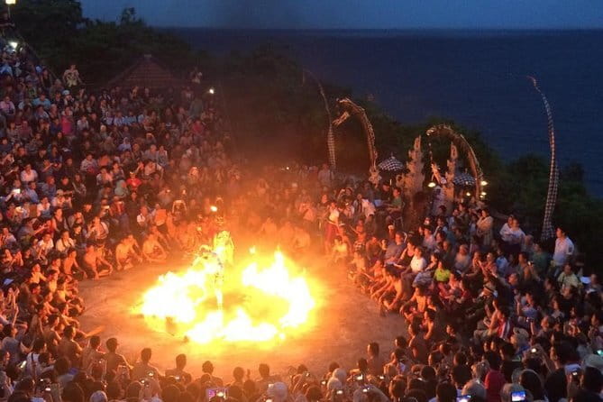2D1N Ijen Blue Fire and Mount Bromo Sunrise Tour from Bali - What the Ijen portion demands from you