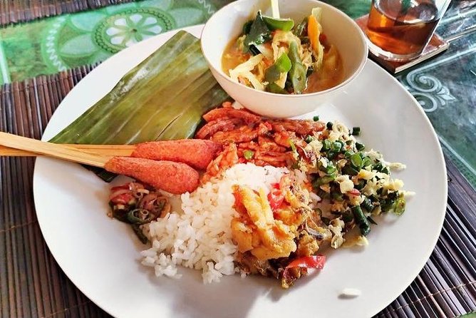 Afternoon Cooking Class & Making Bali Offering with Dinner - Making a Canang Before You Cook