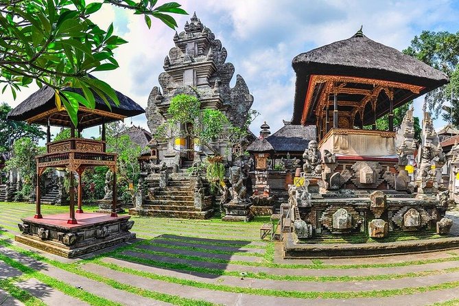 All-Inclusive Ubud Private Tour - Entering Tirta Empul’s sacred springs