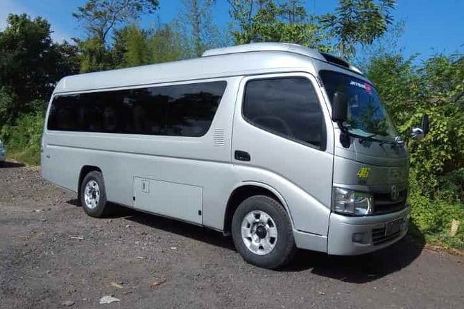 Bali Airport Transfer : Private Transfer - A look at the vehicle and luggage limit