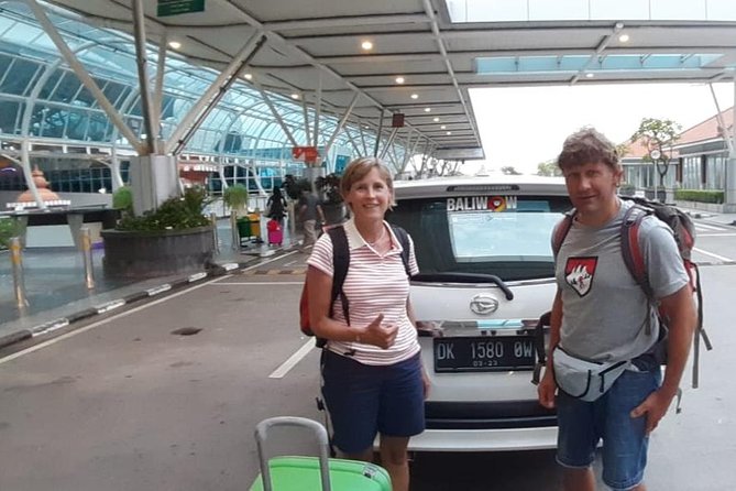 Bali Airport Transfers Service To Ubud, Uluwatu, Pecatu - Finding your driver at the arrivals area