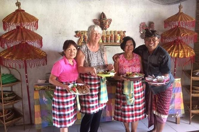 Bali Amazing Cooking Class - Food, customs, and the shared table