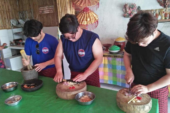 Bali Amazing Cooking Class - The market stop: useful context, modest expectations