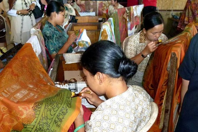 Bali Art Shopping and Culture Tour - Tohpati at 9:00 a.m., starting with Bali’s batik