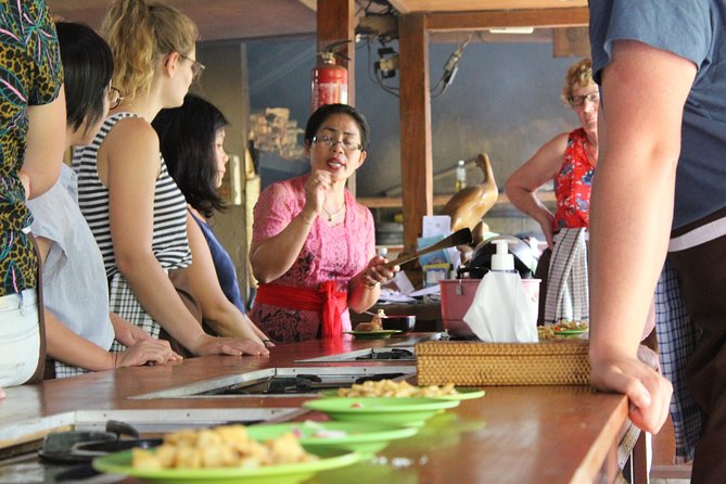 Bali Cooking Class Experience with All Inclusive - The Becak Ride and Private Transport