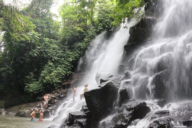 Bali Day Tour : Waterfall & Lempuyang Temple The Gate Of Heaven - Lempuyang Temple and the long wait for the photo