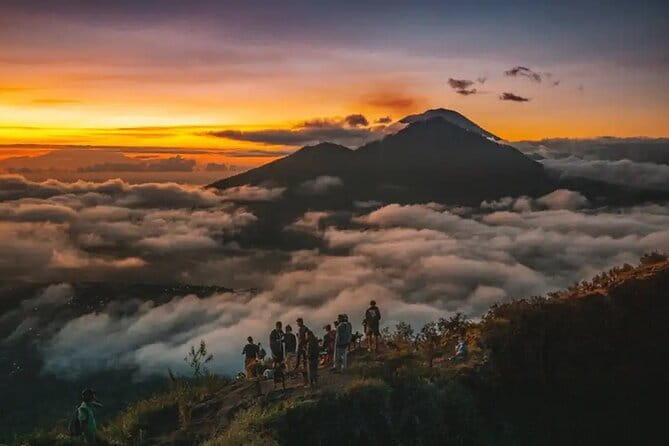 Bali day trip : Batur Sunrise Hike and Hot Spring All inclusive - The descent is part of the price