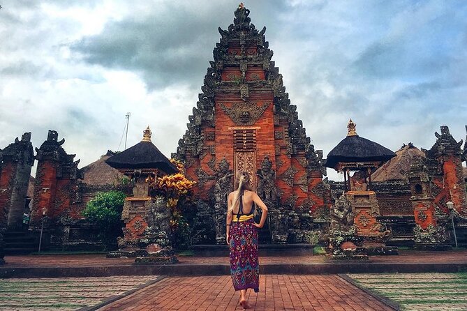 Bali Day Trip to Ubud Highlight Tour and Tanah Lot Temple - Batuan Temple: architecture and Balinese performance tradition