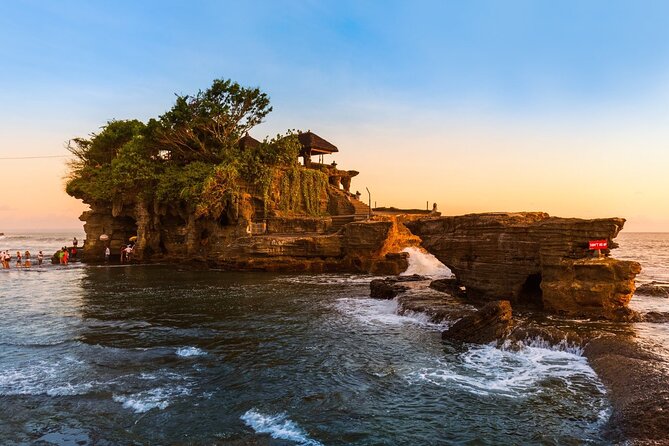 Bali Day Trip to Ubud Highlight Tour and Tanah Lot Temple - Tegalalang Rice Terrace: one hour for the classic Ubud view