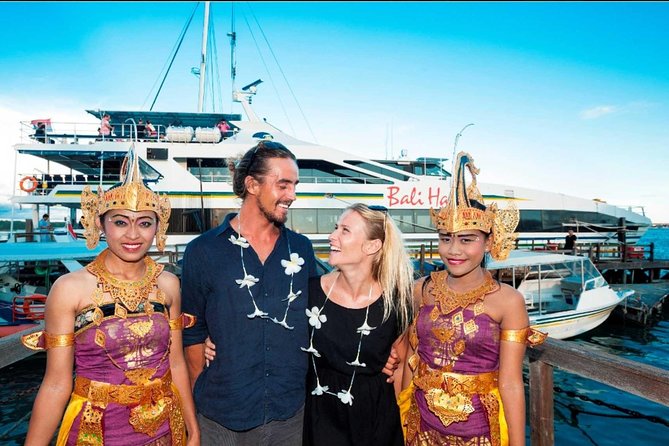 Bali Hai Cruise: Sunset Dinner Cruise Activity(FUN TRIPS) - Welcome cocktail, canapes, and the first views