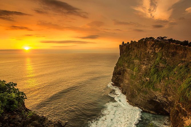 Bali Half-Day Uluwatu Temple Sunset, Kecak Dance, Dinner - Dreamland Beach in 25 minutes