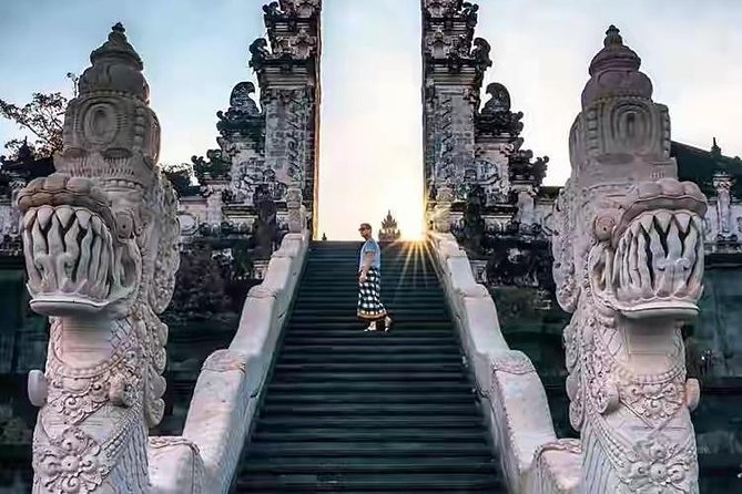 Bali Instagram Tour - All Inclusive - Lunch with Mount Agung in the distance