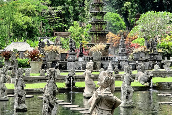 Bali Instagram Tour : Heaven Gate Tour - Tirta Gangga - Tukad Cepung Waterfalls - Who will get the most from this tour