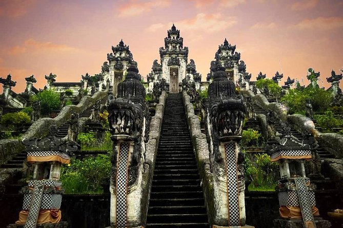 Bali Instagram Tour: Lempuyang Temple, Tirta Gangga and Tukad Cepung Waterfall - Tirta Gangga’s fountains, gardens, and royal past