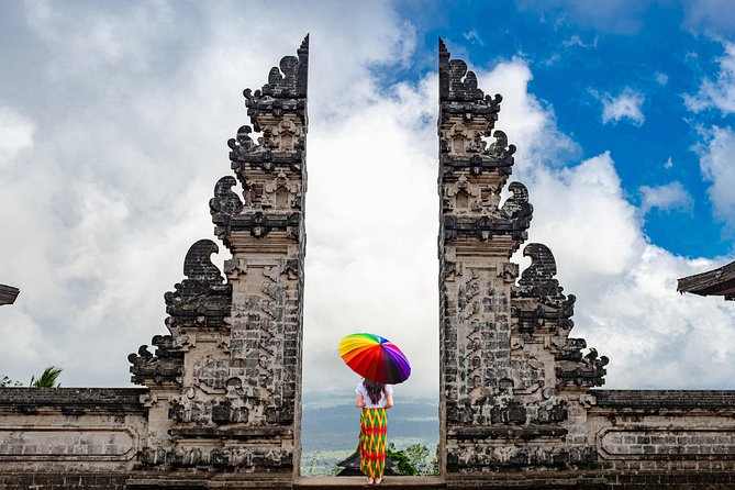 Bali Instagram Tour: Lempuyang Temple, Tirta Gangga and Tukad Cepung Waterfall - The 5 a.m. pickup and the long ride east