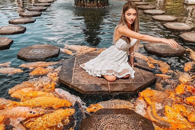 ️ Bali Instagram Tour: The Most Famous Spots (Private & All-Inclusive) - Uma Pakel puts the swing beside the coffee