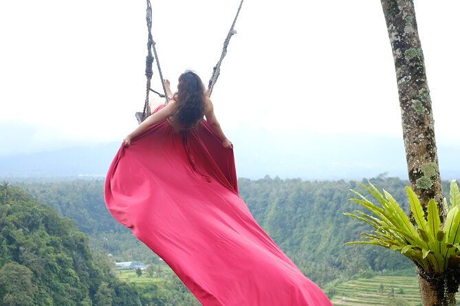 Bali Instagram Tour with Photographer - Lempuyang Temple and the long Gate of Heaven wait