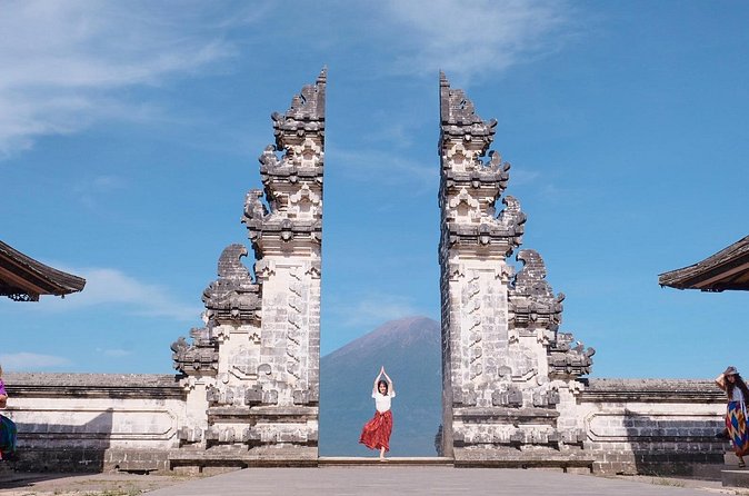 Bali Instagram Tour with Photographer - Transport, timing, and group size