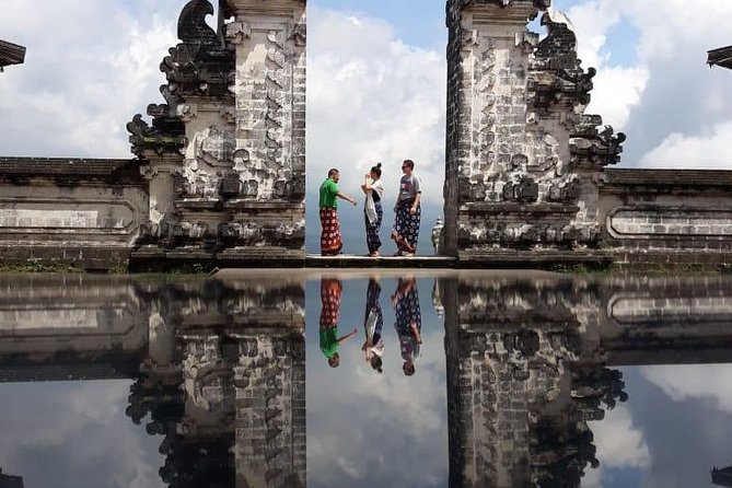 Bali : Instagrams Tour Lempuyang Temple, Tirta Gangga- Tukad Cepung , Tibumana Waterfall - What this Bali photo tour is really designed to do
