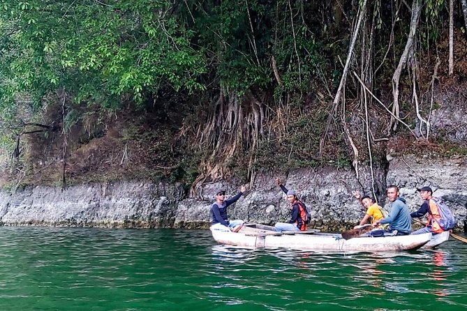 Bali Jungle Trekking and Lake Canoeing Tour - Canoeing between Buyan and Tamblingan