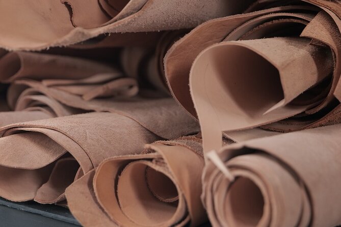 Bali Leather Craft Workshop - 6 hours ( canggu / seminyak) - Preparing the leather for hand-stitching