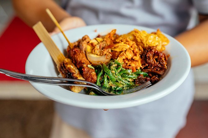 Bali Private Food Walking Tour With Locals: The 10 Tastings - Badung Market: Start Where Denpasar Shops