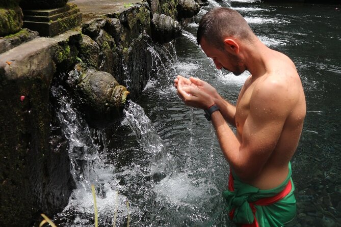 Bali Private tour - Tirta Empul: allow two hours for the sacred springs