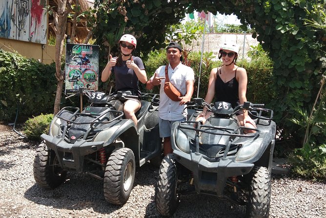 Bali Private Tour Service | Best Bali Driver for your Trip in Bali - Tanah Lot, Taman Ayun, and Lake Beratan