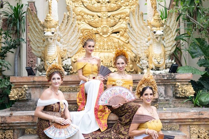 Bali Professional Photoshoot in Traditional Dress Outfit - Receiving original and retouched images