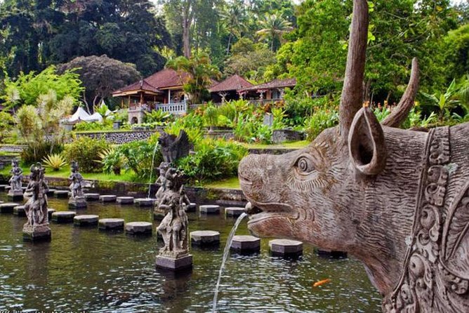 Bali Royal palaces (observe tour) - The pace, vehicle, and private-tour advantage