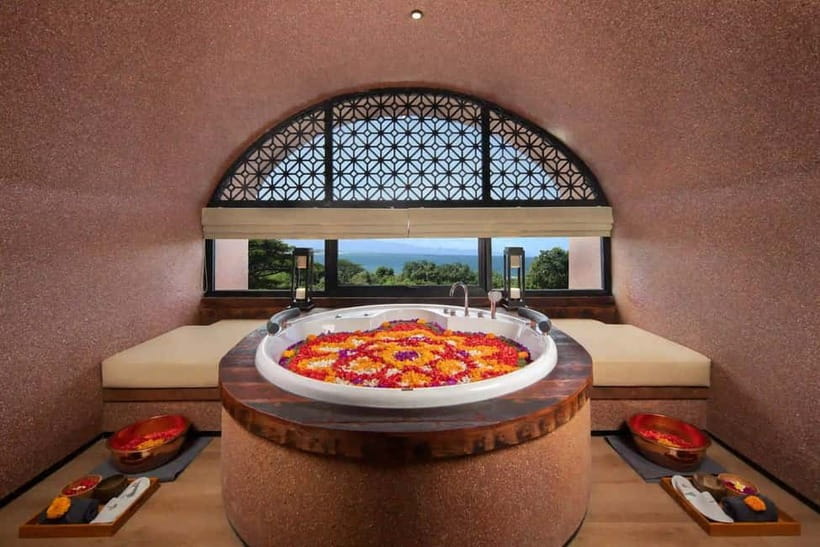 Bali/Sanur: Spa and Bath Experiences at Svaha Spa Sanur - The flower bath for couples