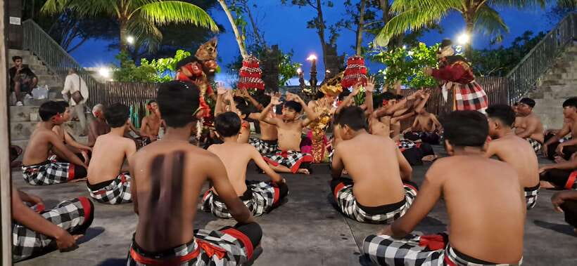 Bali: Tanah Lot Temple Sunset Kecak & Fire Dance Show Ticket - Why the Tanah Lot sunset setting matters