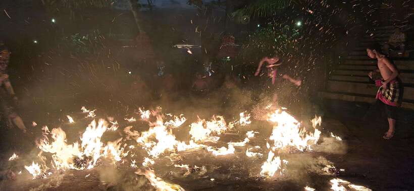 Bali: Tanah Lot Temple Sunset Kecak & Fire Dance Show Ticket - Practical tips for a smoother evening