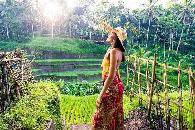 Bali Tirta Empul Tours Experience with Spiritual Cleansing - Walking the Tegalalang Rice Terraces