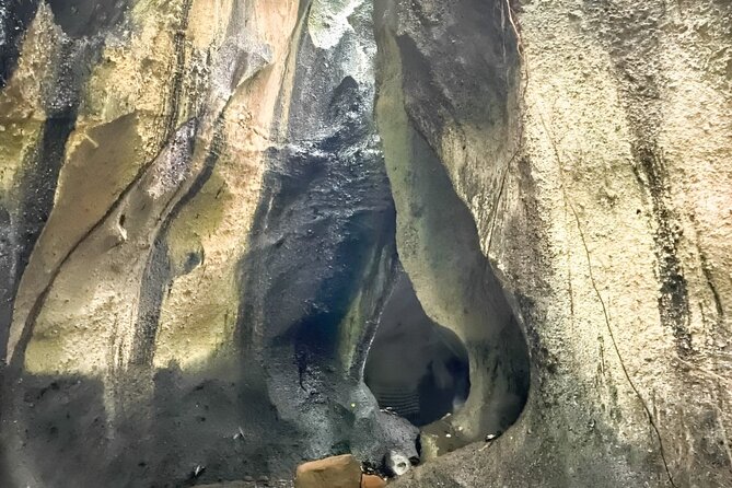 Bali Tour : Tegenungan - Tukad Cepung - Kanto Lampo - Tibumana Waterfall - Who will enjoy this waterfall tour most?