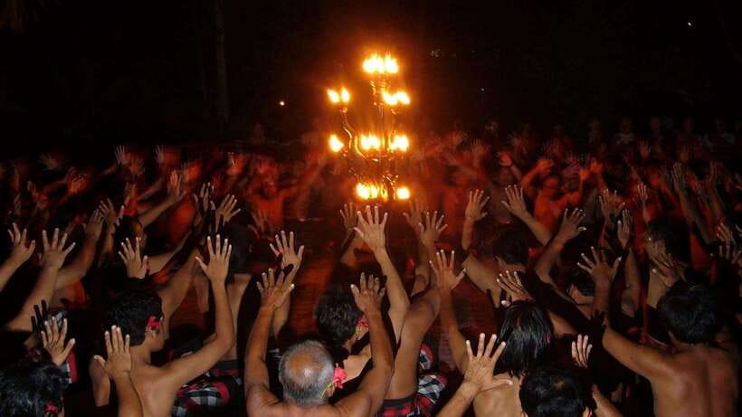 Bali: Ubud Kecak and Fire Dance Show Tickets - Arriving at the Ubud temple venues