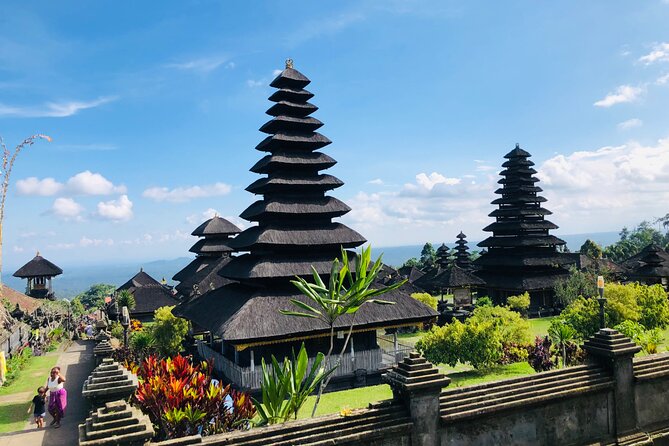 Bali Waterfalls and Temples Tour - Lunch at Lereng Agung, with views toward Mount Agung