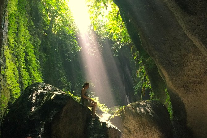 Bali Waterfalls and Temples Tour - Kehen Temple, where architecture and daily worship meet