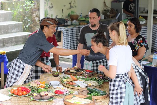 Balinese Cooking Class & Tanah Lot Temple Visit - Private & All-Inclusive - Private format and the value of individual attention