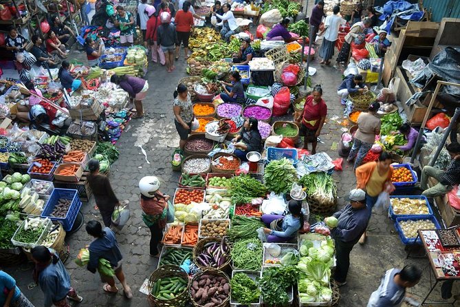 Balinese Cooking class with traditional morning market visit - A morning market before the cooking begins