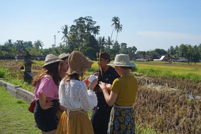 Balinese Traditional Food Cooking Class with Ubud Monkey Forest and SPA - Seeing ingredients at a traditional market