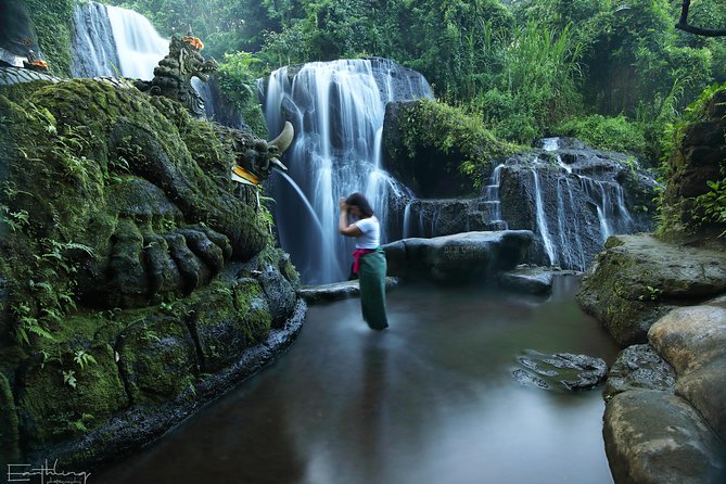 Balinese Village Experience - Making canang sari, Bali’s daily offerings
