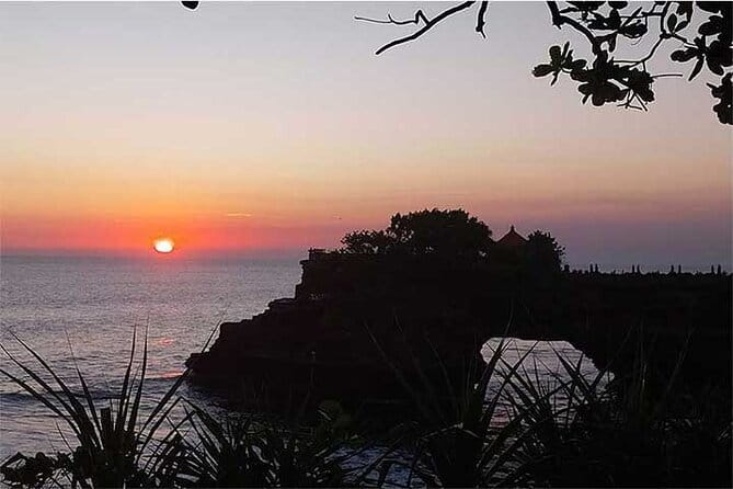 Banyumala Waterfall, Jatiluwih, Ulun Danu and Tanah Lot tours - Tanah Lot and the sea temple