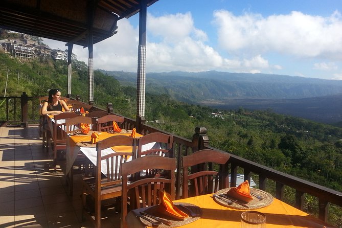 Batur Volcano Sunrise Trekking, Rice Teracce & Bali Coffee Plantation Tour - Coffee, cocoa, vanilla, and tea at Lumbung Sari