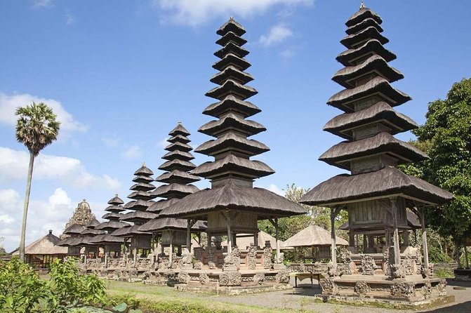 Beauty Of West Bali Tour (Private and All Inclusive) - Ulun Danu Bratan beside the lake