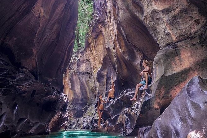Beji Guwang Hidden Canyon With Tukad Cepung Waterfalls - The private car is useful, not just luxurious