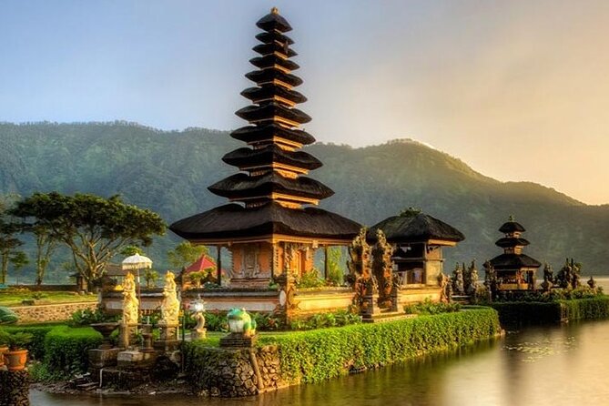 Beratan , lake side temple tour , all inclusive - Jatiluwih Rice Fields and a UNESCO World Heritage Setting