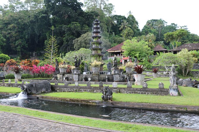 Best of Instagram Tour: Gate of Heaven, Tirta Gangga, Bali Swing - What the private car changes